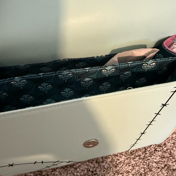 Brand NEW Loungefly Nightmare Before Christmas Sally Inspired Crossbody Bag - Picture 4 of 5